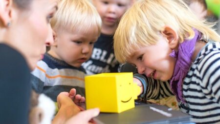 Reime und Fingerspiele (Schweizerdeutsch) | © Bibliothek Zug